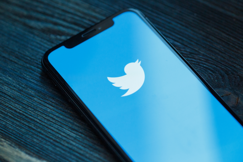 Twitter Adds Alt Badge and Text Descriptions for Images